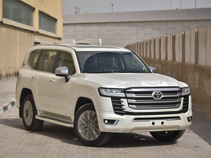 Toyota Land Cruiser thế hệ mới tiếp tục tăng giá tại Việt Nam