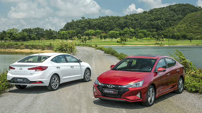 Giá xe Hyundai Elantra lăn bánh tháng 8/2021