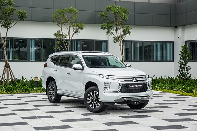 Giá xe Mitsubishi Pajero Sport tháng 8/2021, ưu đãi 50% phí trước bạ