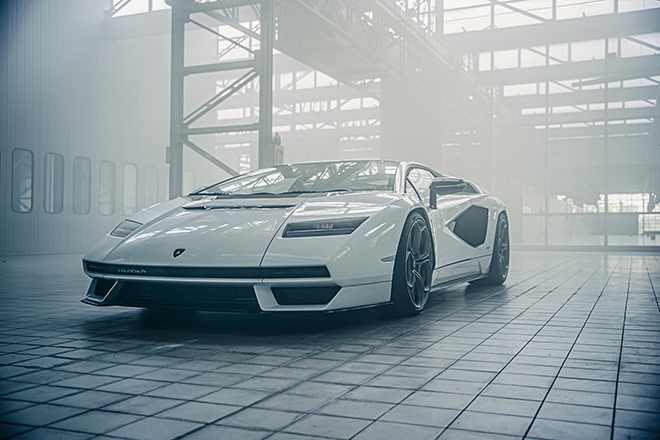 Chỉ có 112 chiếc Lamborghini Countach LPI 800-4 được bán ra trên toàn cầu