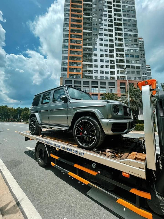 Mercedes-AMG G63 màu sơn Designo Platinum Magno về tay đại gia Sài Thành
