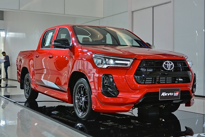 Toyota Hilux bản thể thao GR Sport ra mắt, liệu có về Việt Nam