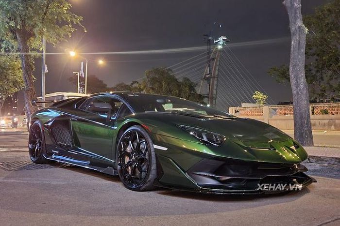 Lamborghini Aventador SVJ hơn 50 tỷ của 'ông trùm' chuỗi Pharmacity