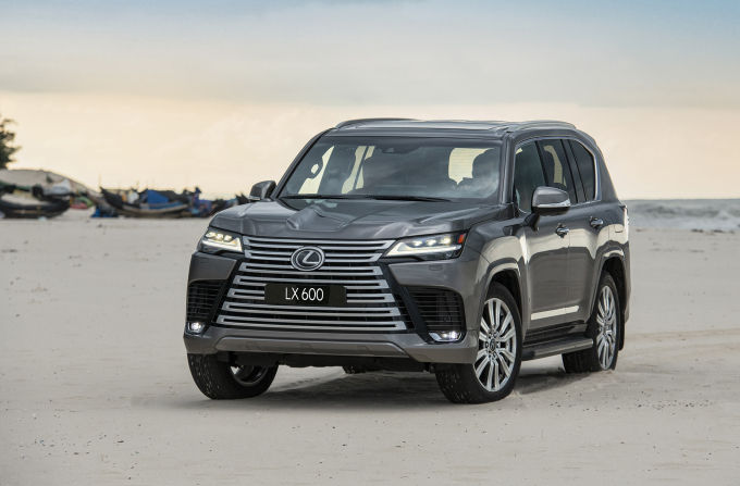 Lexus LX 600 - chiếc giường giá gần 10 tỷ