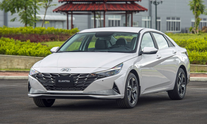 Hyundai Elantra 2022 ra mắt, giá từ 599 triệu đồng