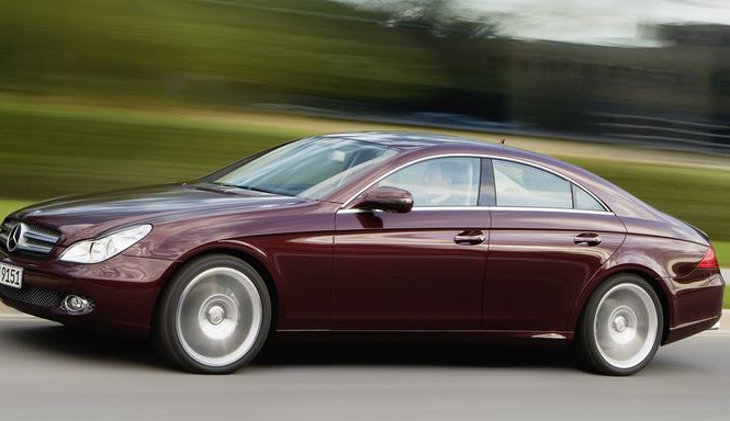 Mercedes-Benz triệu hồi 744.000 xe sang tại Mỹ