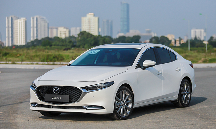 Triệu hồi 300 xe Mazda3 lỗi phanh tự động