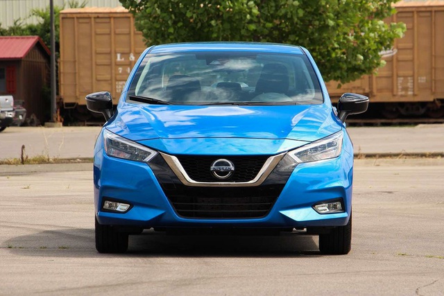 Nissan Sunny 2021 rục rịch về Việt Nam, 