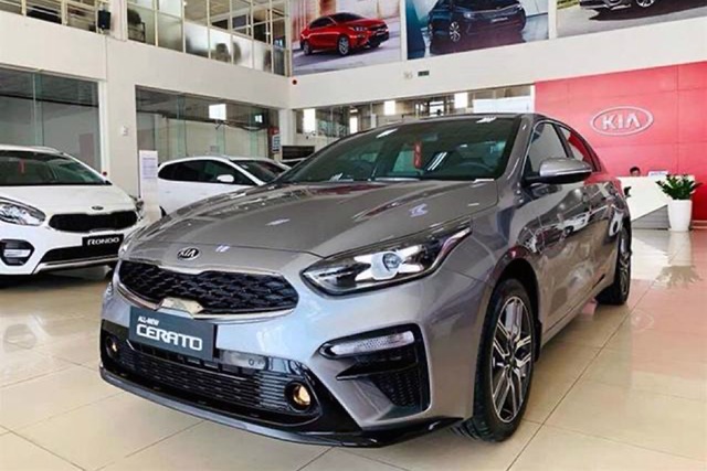 Kia Cerato giảm giá hơn 40 triệu đồng: sedan cỡ C rẻ ngang xe hạng B