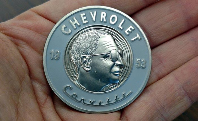 Đồng xu kỷ niệm ngày Chevrolet Corvette C8 ra mắt được bán giá đắt