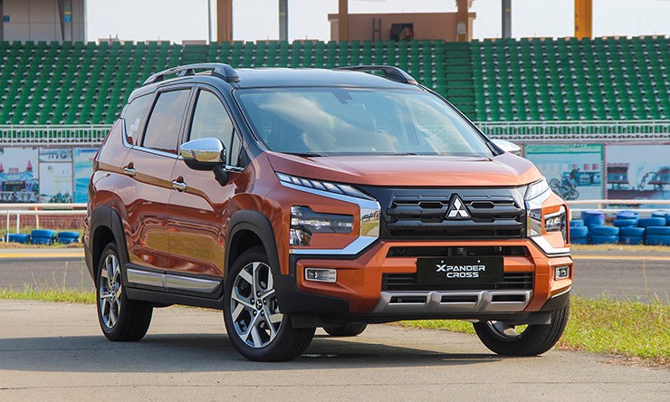 Giá xe Mitsubishi Xpander Cross niêm yết và lăn bánh tháng 7/2023