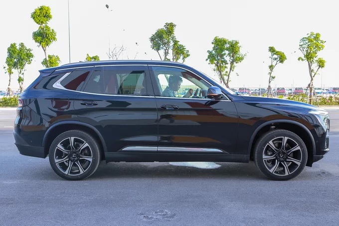 VinFast Lux SA2.0 - 'người anh em' của BMW X5 tại Việt Nam