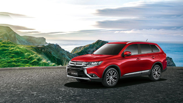 Mitsubishi Outlander ưu đãi lớn trong tháng 7