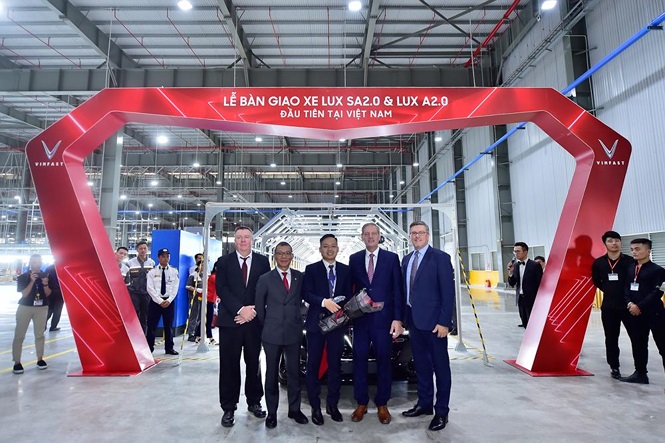 VF LUX SA 2.0 và LUX A2.0 chính thức ra thị trường