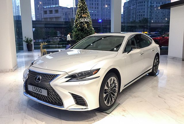 Triệu hồi Lexus LS500 và LS500h tại Việt Nam vì lốp Runflat