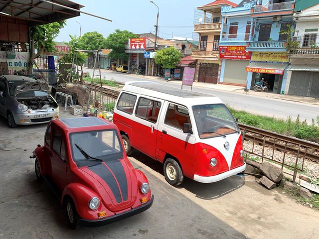 Nam sinh lớp 12 lắp ráp thành công ô tô chạy bằng năng lượng mặt trời chở được 12 người