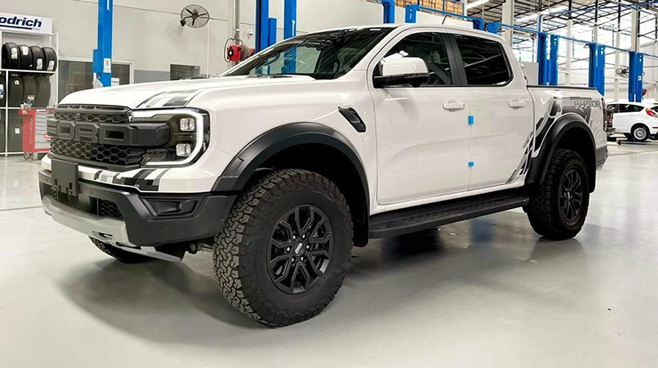 Đại lý Việt Nam nhận đặt cọc xe bán tải Ford Ranger Raptor 2023