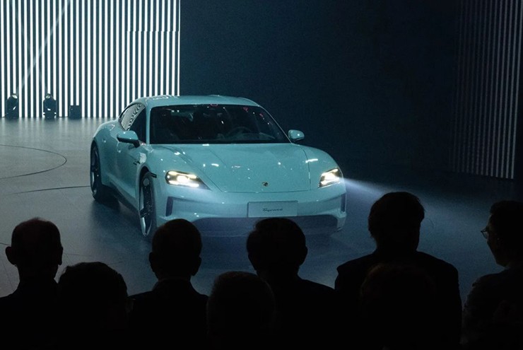 Porsche lên kế hoạch dừng bán xe điện vì “ế”