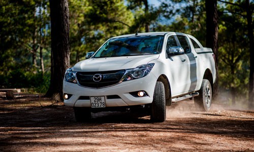Mazda BT-50 có giá mới: giảm đến 60 triệu đồng
