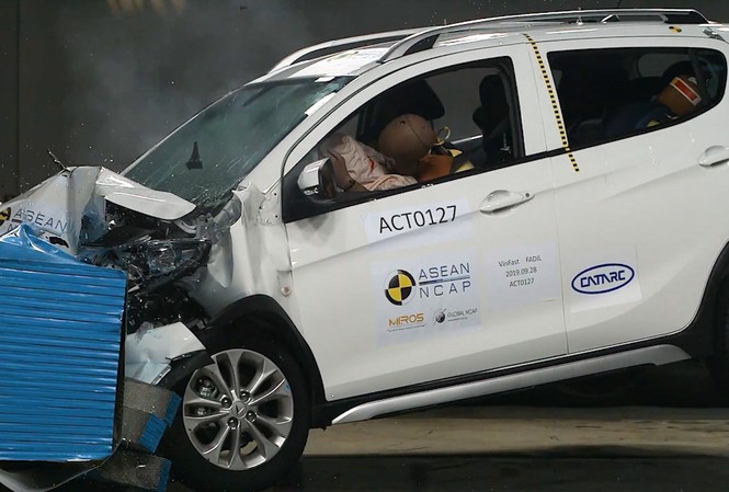 Hé lộ video xe Vinfast được kiểm định bởi Asean Ncap