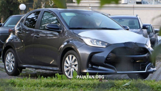 Lộ diện Mazda2 2023 chung nền tảng với Toyota Yaris Hybrid