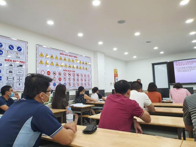 Đề xuất người học lý thuyết lái xe được học từ xa như các cấp học khác