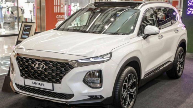 Cận cảnh phiên bản đặc biệt của Hyundai SantaFe vừa ra mắt tại Malaysia