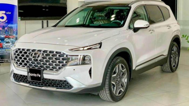 Chênh giá trăm triệu đồng, Hyundai SantaFe vẫn bỏ xa các đối thủ