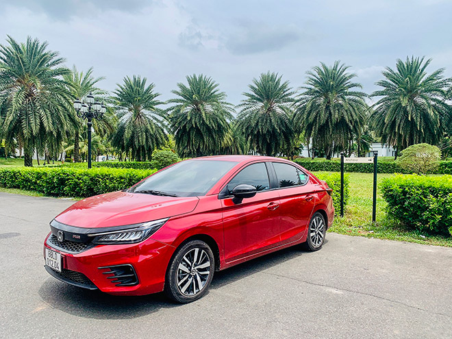 Honda City giảm giá mạnh thu hút khách Việt