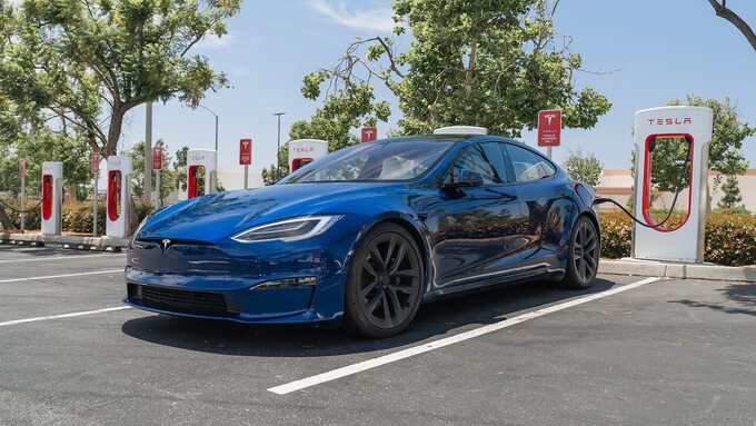 Tesla Model S Plaid lập kỷ lục thời gian tại Nurburgring