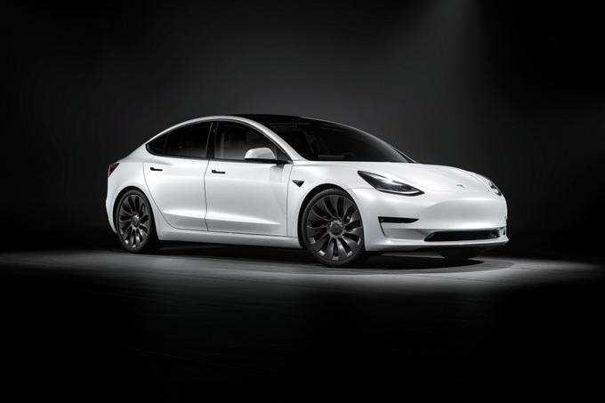 Kỳ lạ chuyện ô tô điện Tesla ở Mỹ bị một người ở châu Âu điều khiển