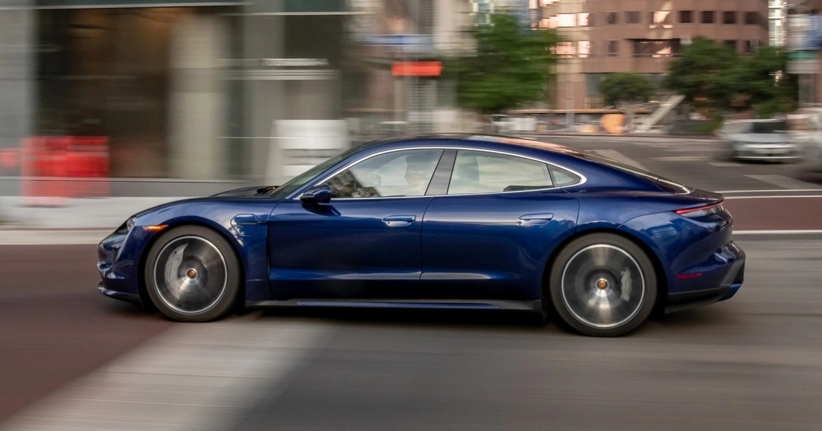 Porsche cắt giảm sản lượng Taycan, để Macan EV