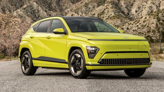 Hyundai Kona 2024 bán song song bản xăng và điện