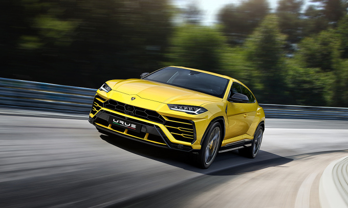 Lamborghini Urus - siêu SUV giá từ 13,1 tỷ đồng