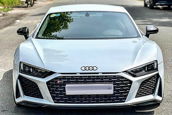 Audi R8 Performance chạy lướt rao bán giá thấp hơn vài tỷ đồng