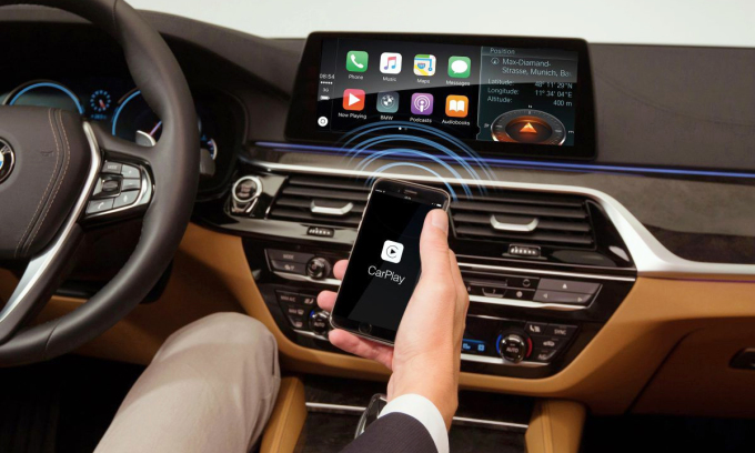 Chủ xe BMW tự mở khóa để dùng Apple CarPlay