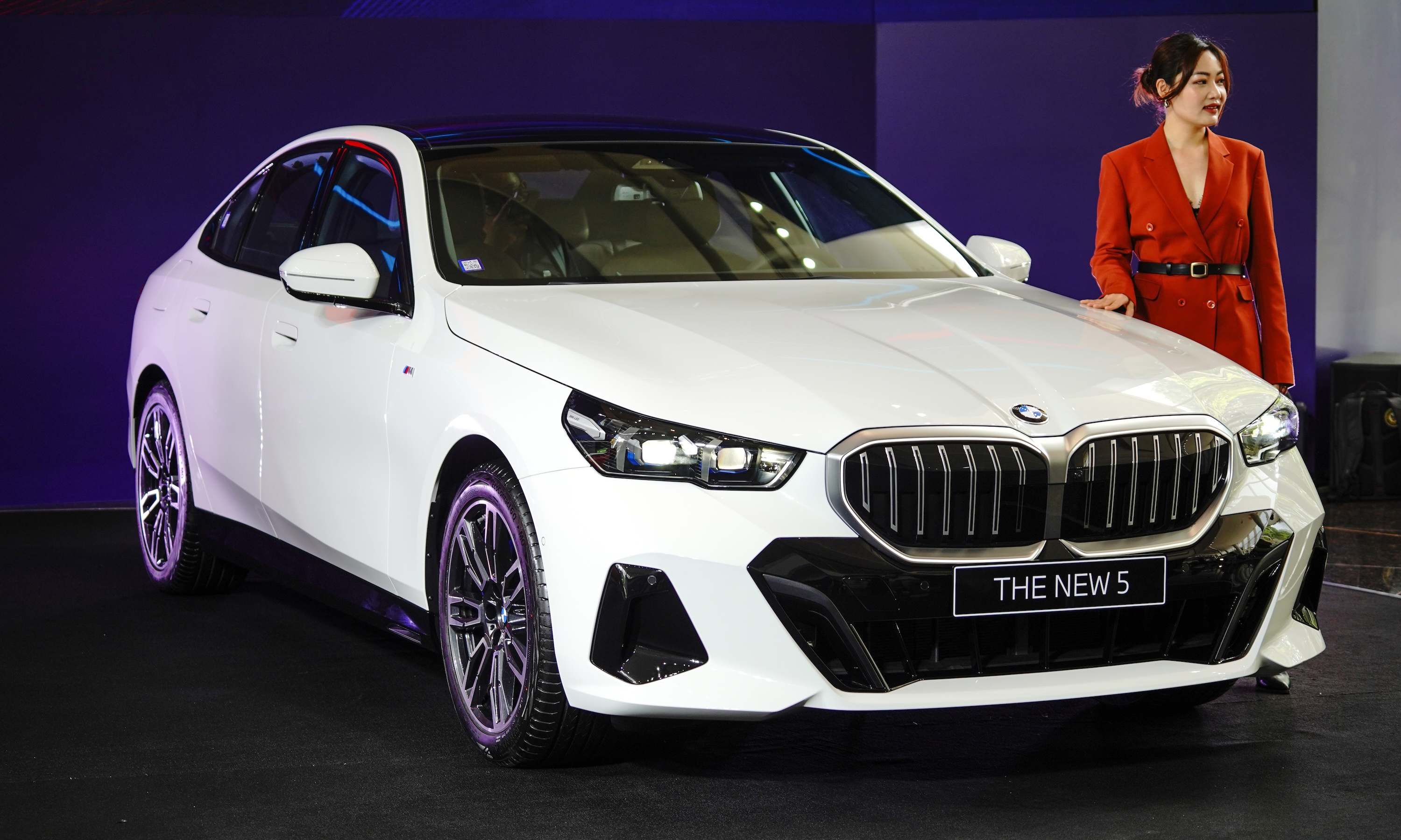 BMW Series 5 thế hệ mới giá từ 2,589 tỷ đồng