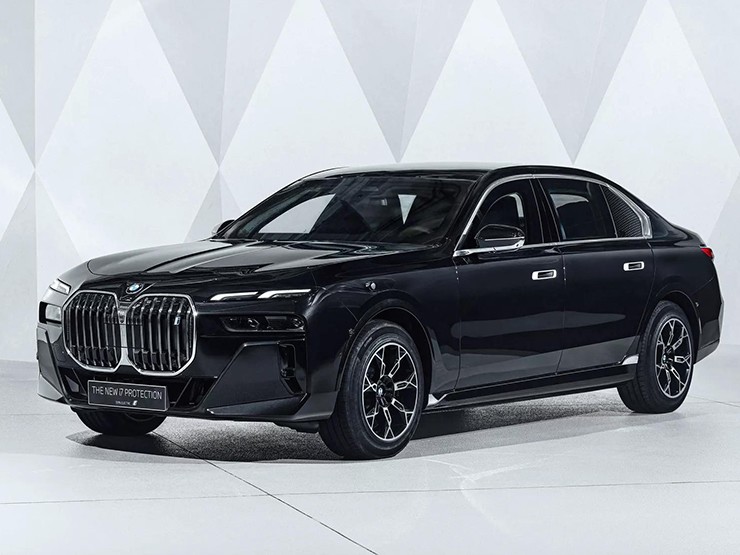 BMW trình làng mẫu xe 7-Series và I7 bọc thép chính hãng