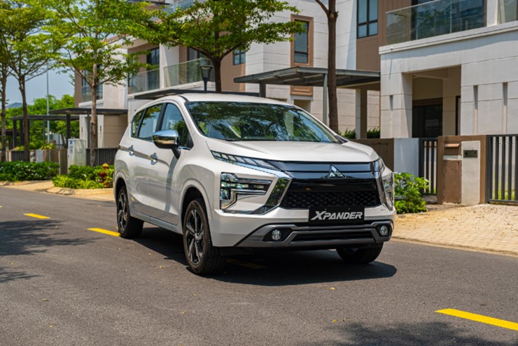 Chọn Mitsubishi Xpander hay Hyundai Stargazer X để chạy dịch vụ?