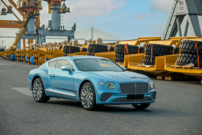 Bentley Continental GT V8 Mulliner đầu tiên cập cảng Việt