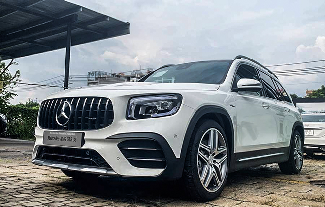 Cận cảnh Mercedes-AMG GLB 35 đầu tiên có mặt tại Việt Nam