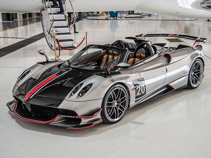 Cận cảnh siêu phẩm Pagani Huayra Roadster BC có giá bán gần 250 tỷ đồng