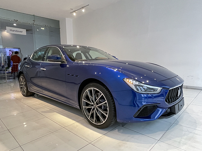 Chi tiết mẫu xe Maserati Ghibli Hybird đầu tiên tại Việt Nam