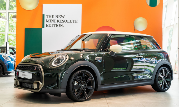 Mini Cooper S Resolute Edition giá 2,3 tỷ đồng