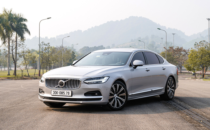 Volvo S90 – sedan cho người ngồi sau