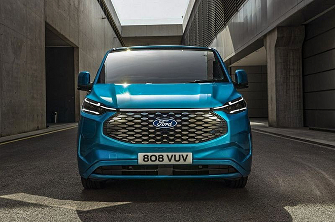 Ford E-Transit trình làng, một lần sạc đầy đi gần 400km