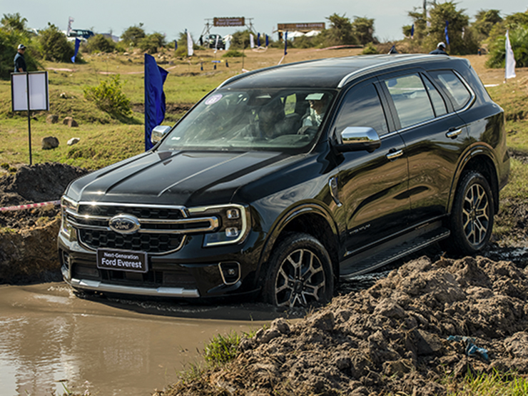 Ford Everest vượt xa doanh số các xe khác dù bị tình trạng 