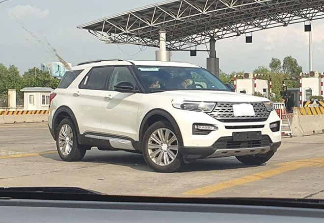 Ford Explorer 2022 chính hãng đầu tiên về Việt Nam, giá từ 2,2 tỷ đồng
