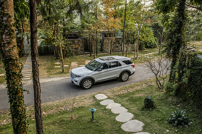 Ford Explorer thế hệ mới ra mắt, giá bán hơn 2,3 tỷ đồng