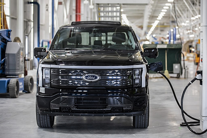 Ford F-150 Lightning tạm ngưng nhận đơn hàng vì quá tải